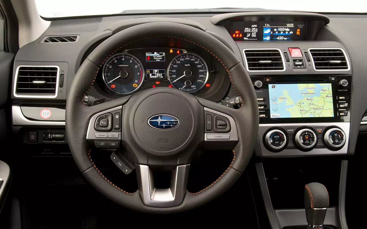 Интерьер Subaru XV