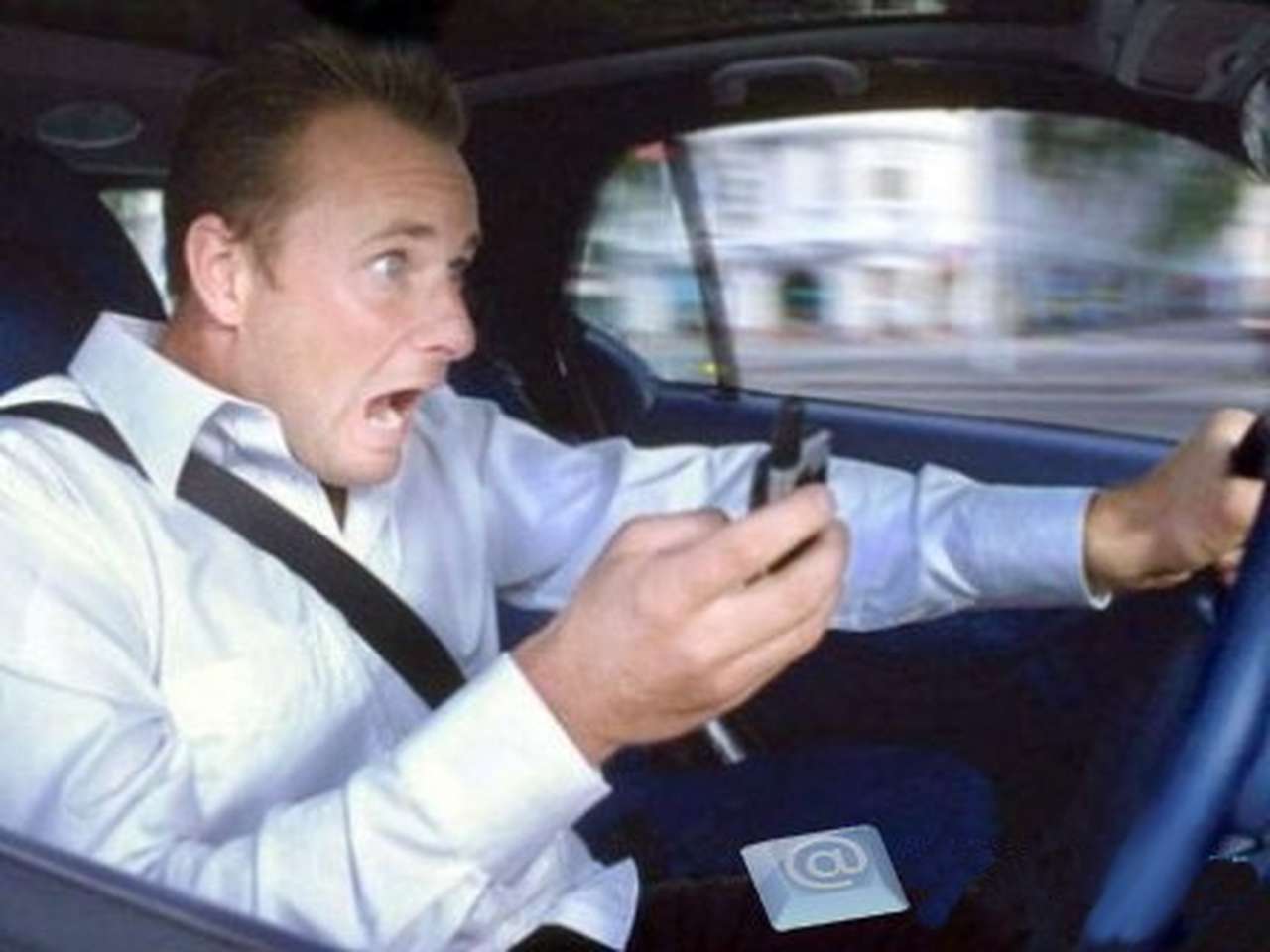 На автохамов можно будет пожаловаться по интернету