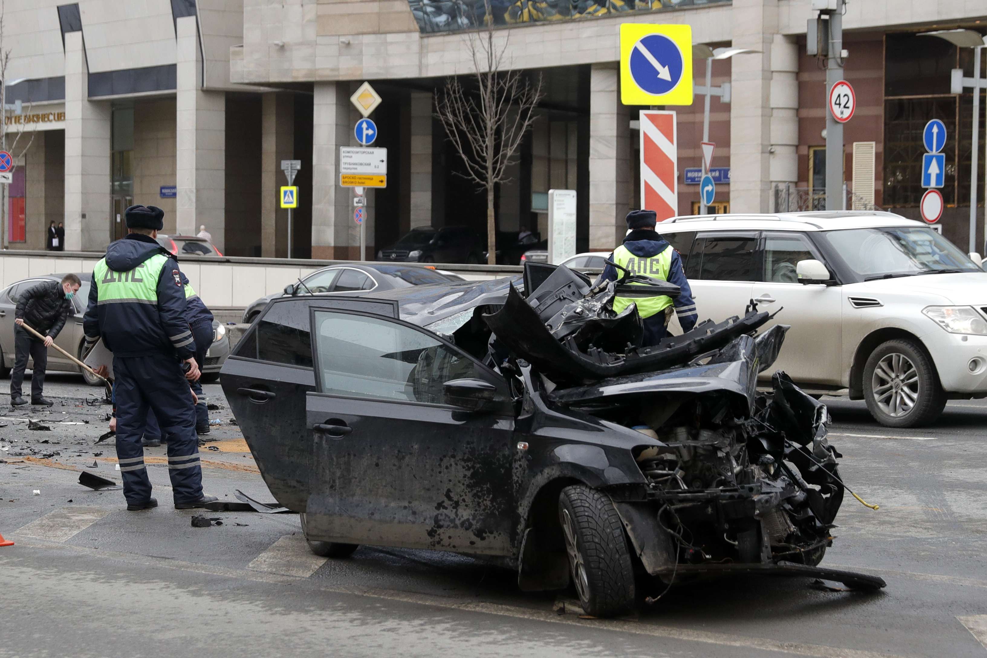 Блогер зайцев попал в дтп