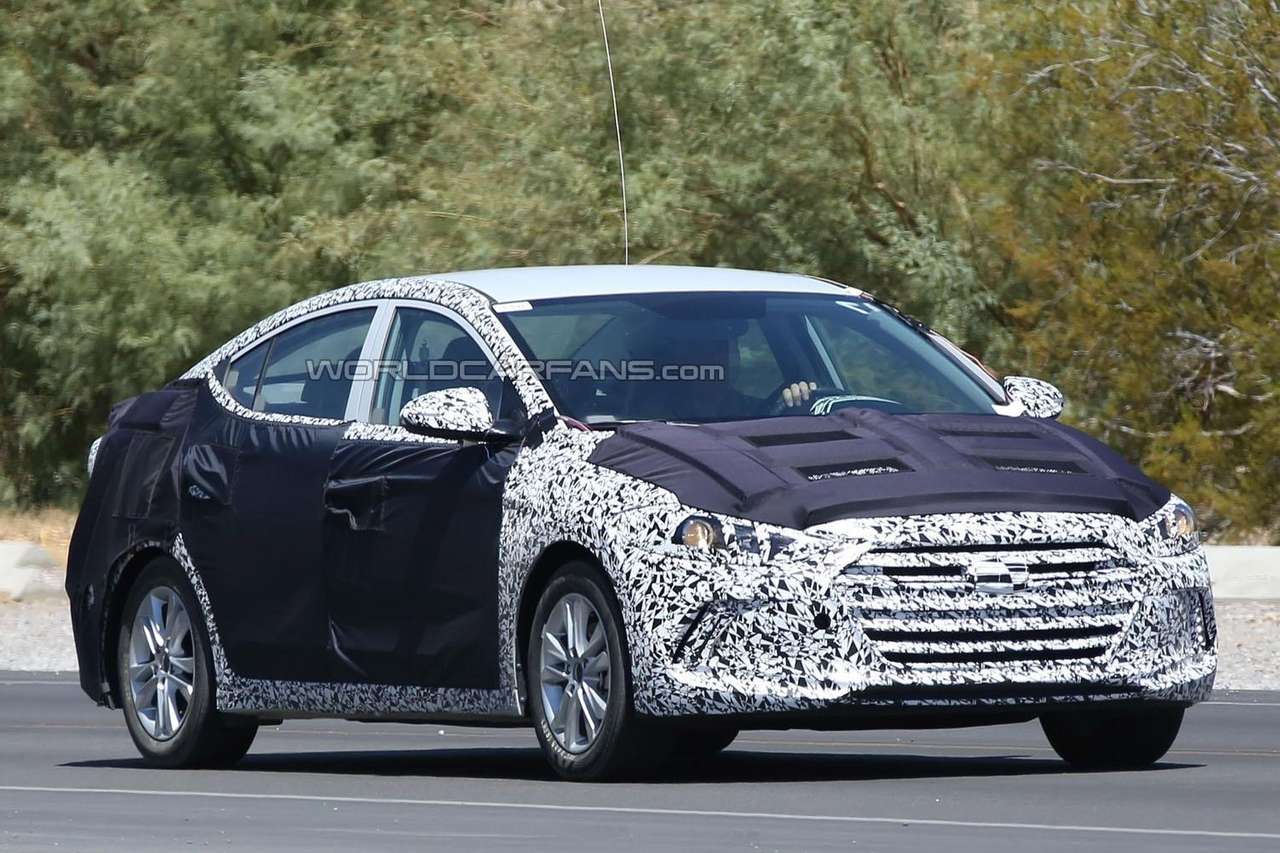 Новый седан Hyundai Elantra стал сюрпризом