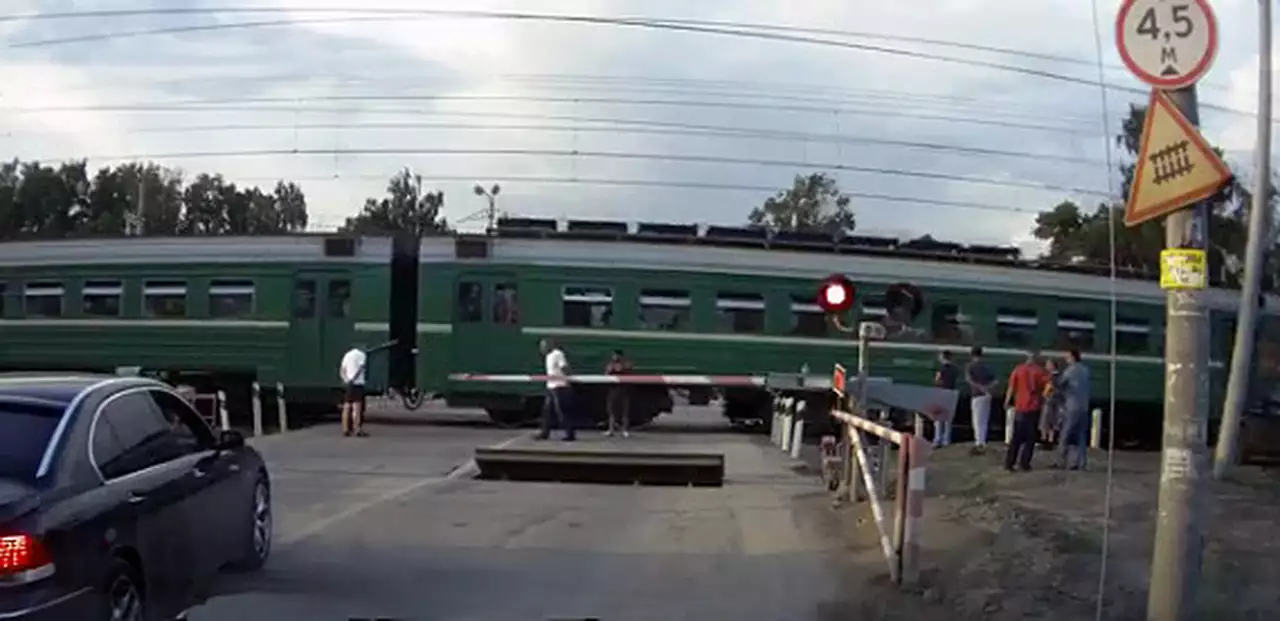 Штраф за выезд на ж/д переезд увеличат в пять раз