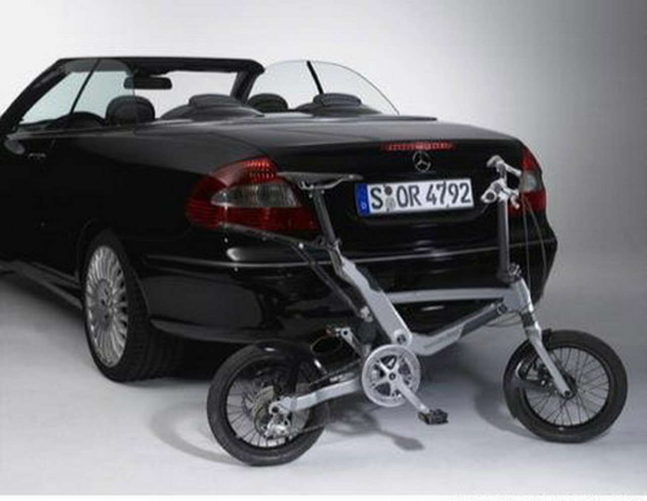 Алтайские автомобилисты протестуют на велосипедах