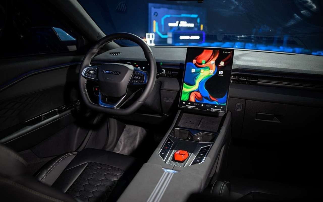 Omoda C4
