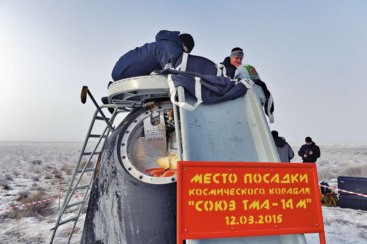 «Космическая экспедиция Land Rover»: космос как откровение