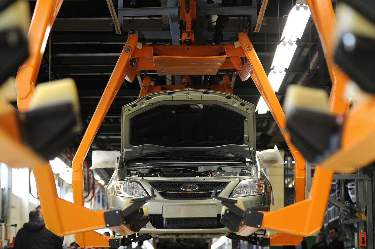 Трубу прорвало: на АВТОВАЗе частично приостановили производство