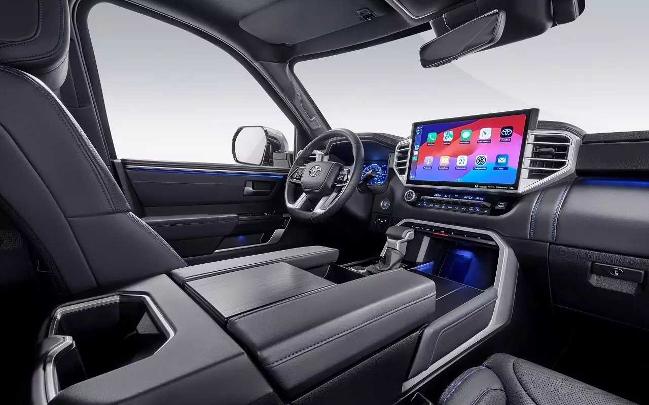 Интерьер Toyota Sequoia