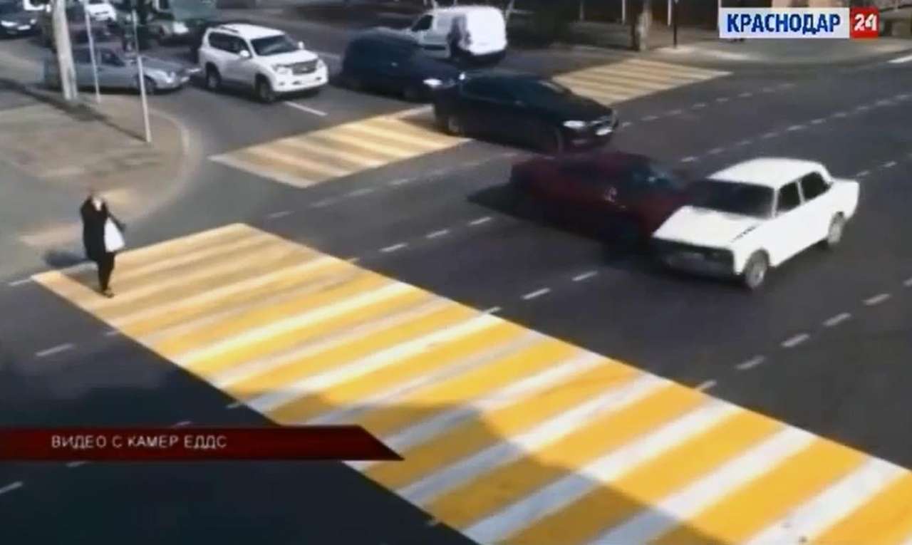 Видеофиксация: «шестерка» въехала в Ferrari