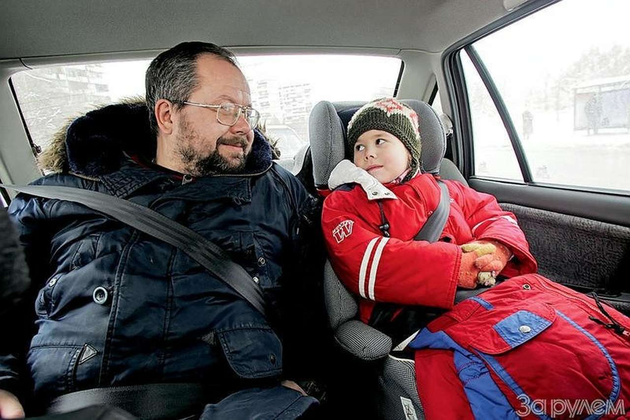 Теперь в автомобилях обязаны пристегиваться  все - от ребенка до пожарного.