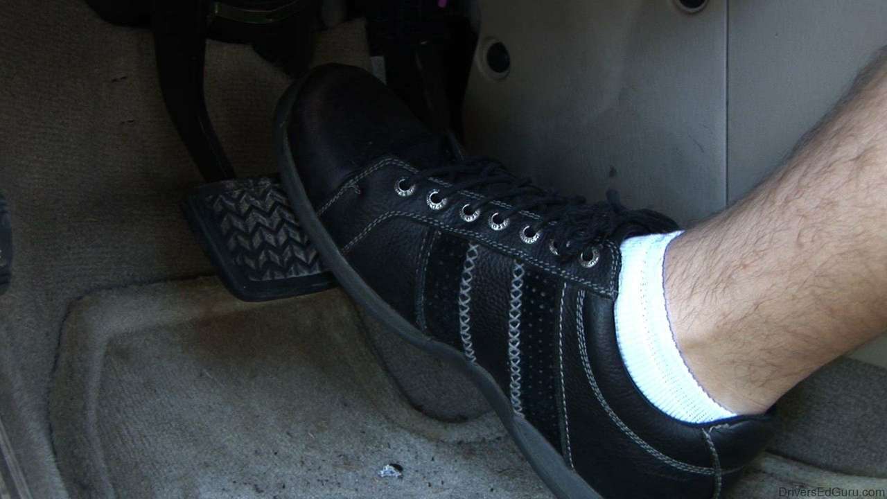 Большинство водителей не умеют эффективно тормозить