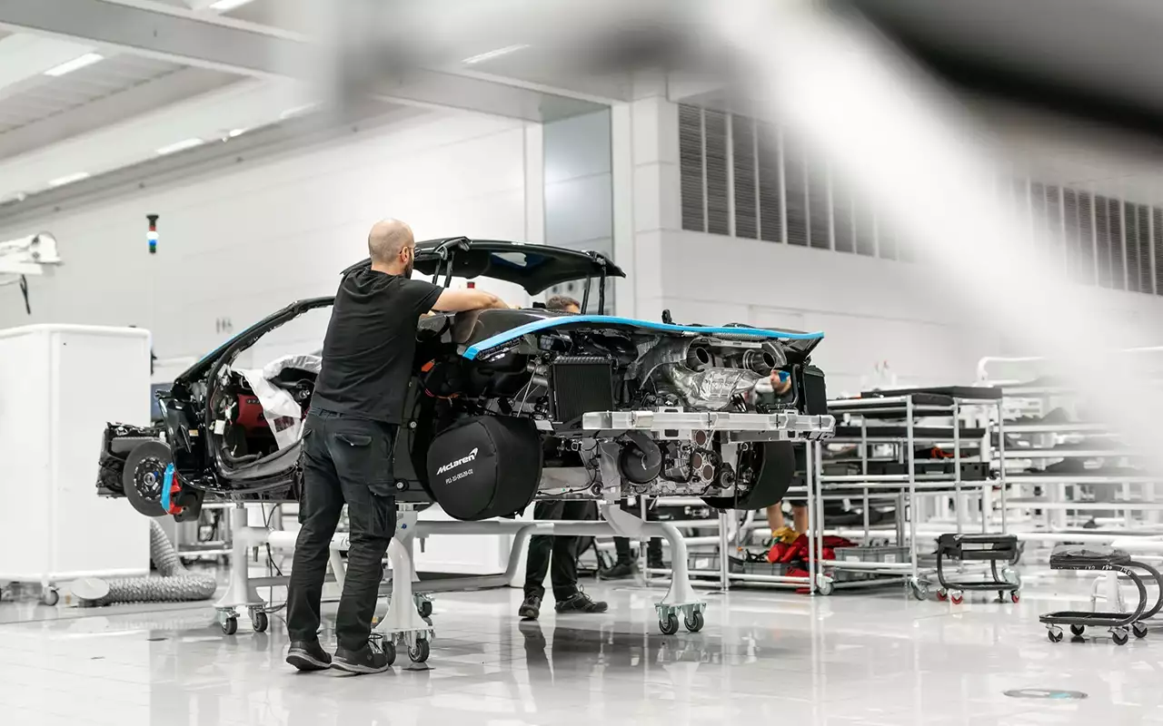Производитель суперкаров McLaren неожиданно анонсировал собственный кроссовер