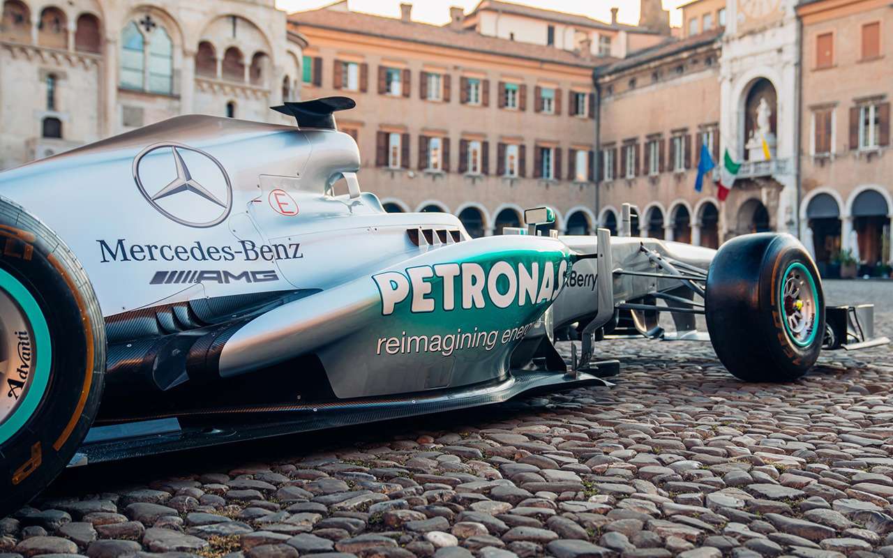 Mercedes Льюиса Хэмилтона