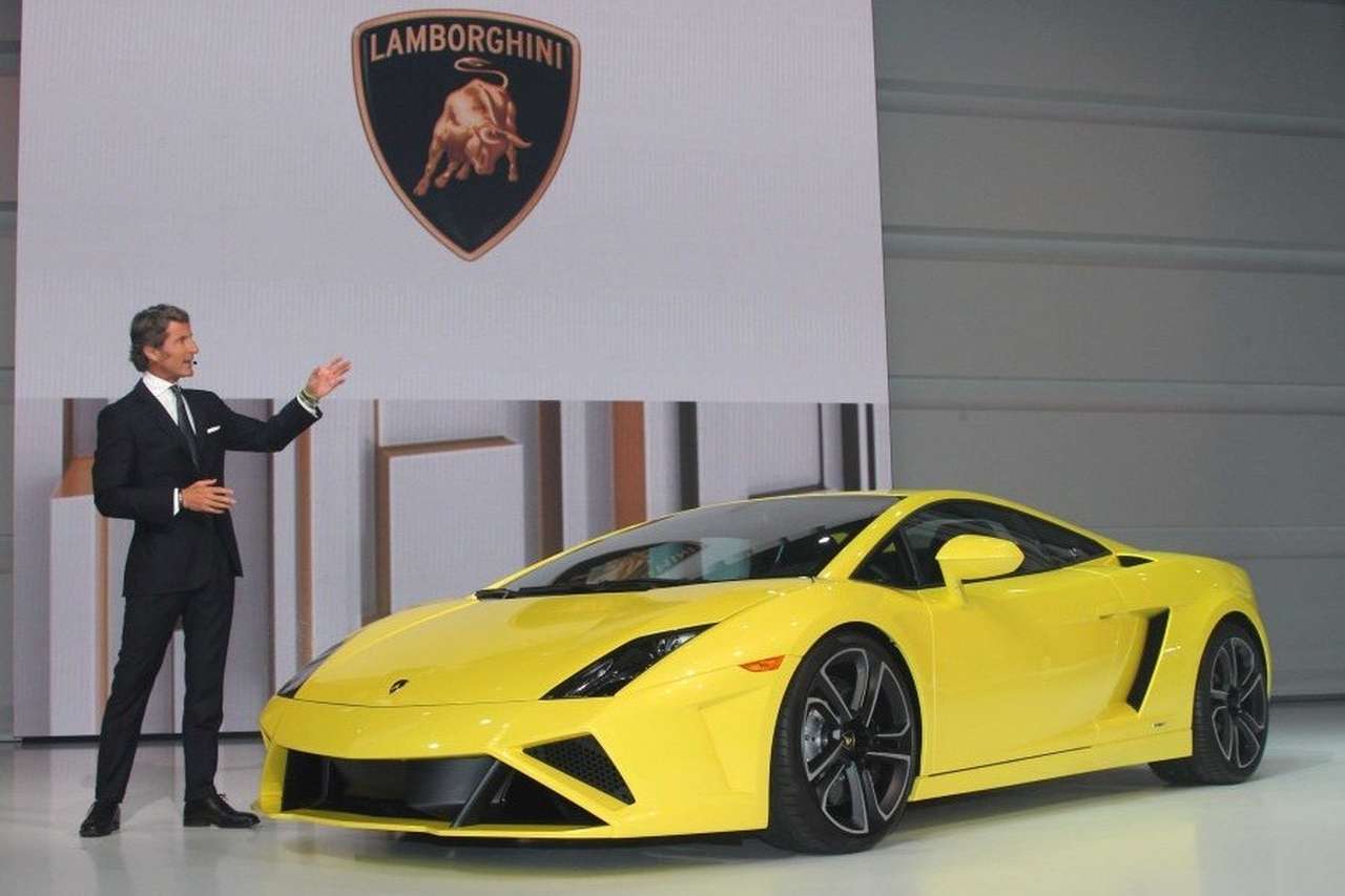 До 2015 года в Lamborghini надеются снизить выбросы CO2 в атмосферу на целых 35%. Правда, неясно, за счет чего – благодаря совершенствованию только автомобилей или также «озеленению» выпускающего их предприятия