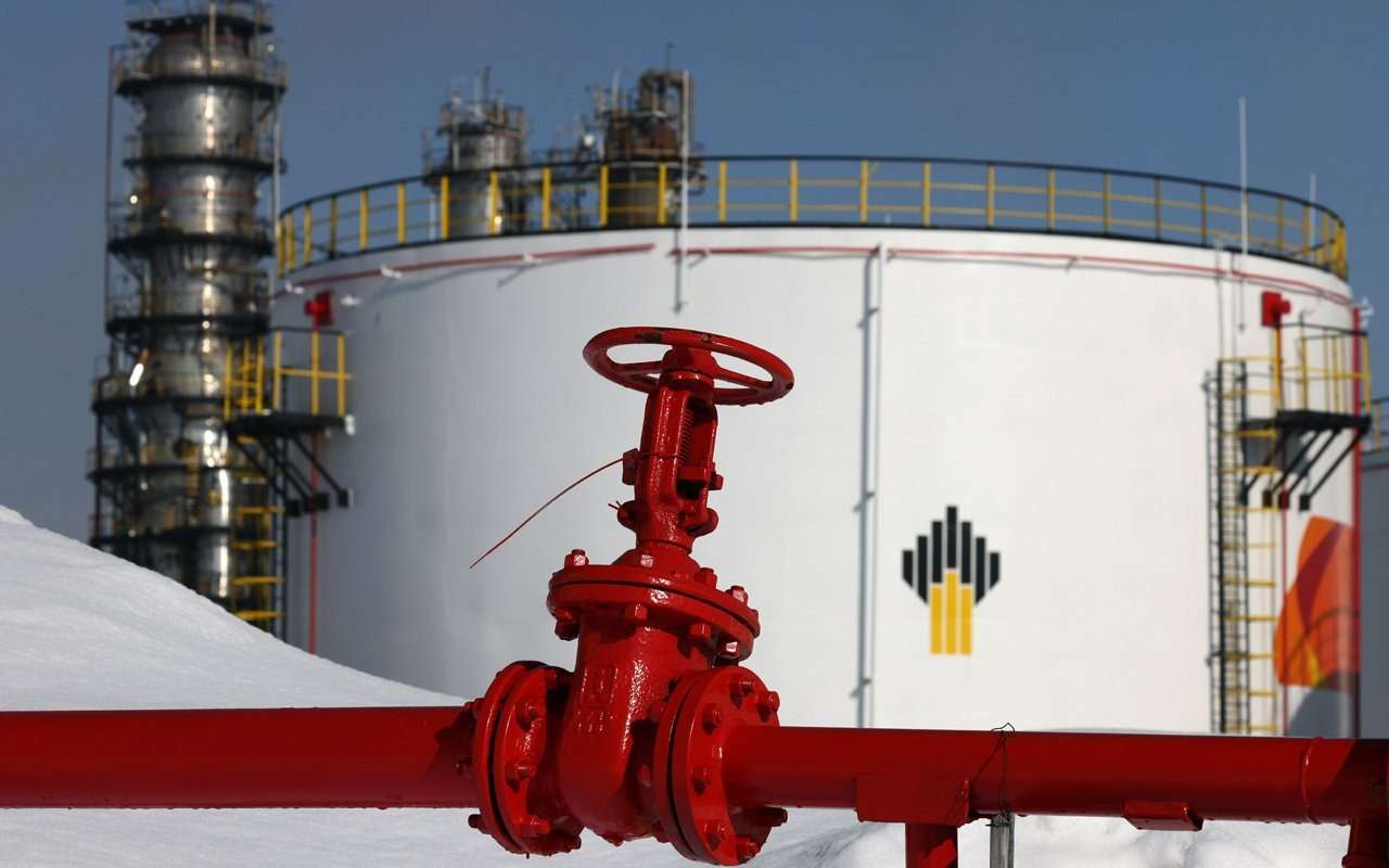 Запрет на экспорт бензина из РФ продлили до конца года