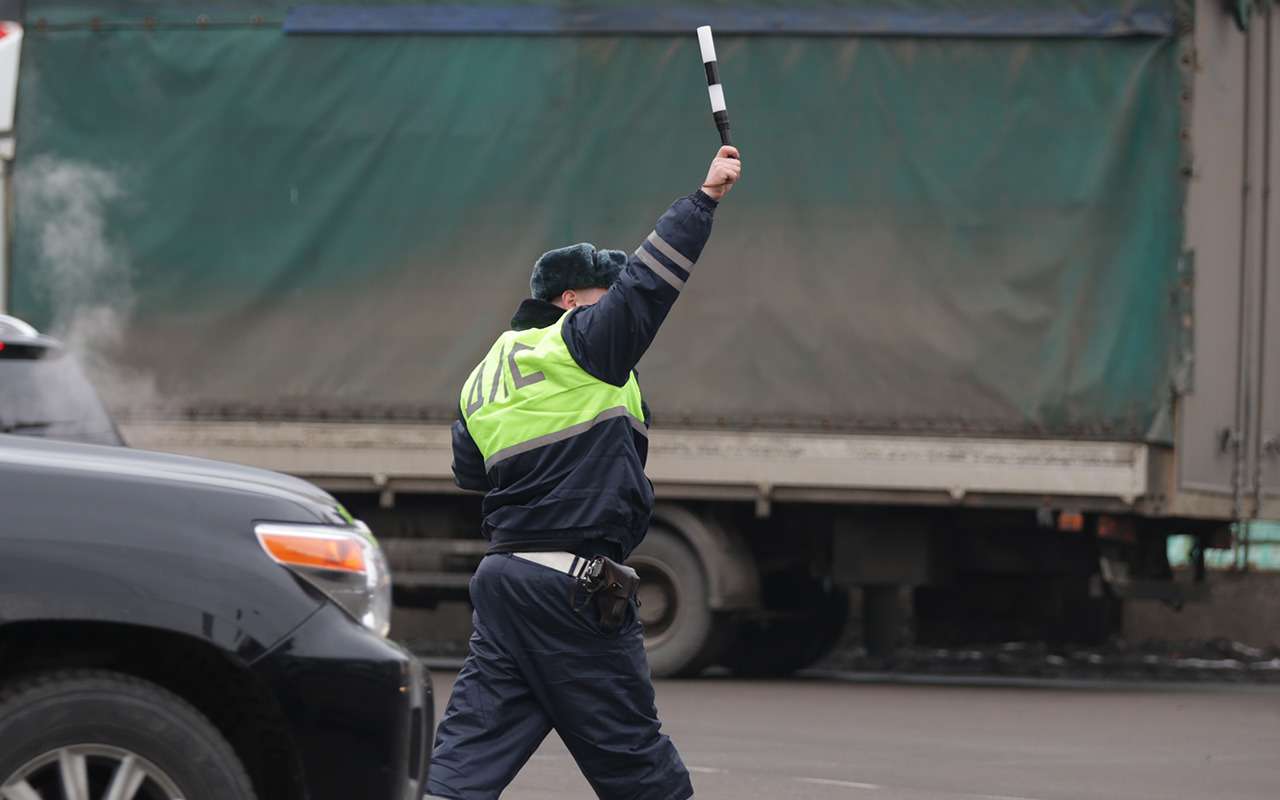 Гаджеты на лобовом стекле и непристегнутые ремни: за что еще выпишут штраф