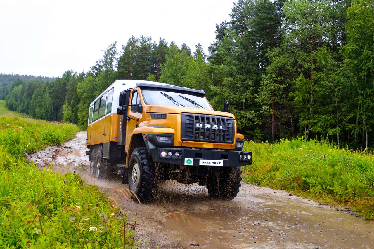 Автобус-вахтовка