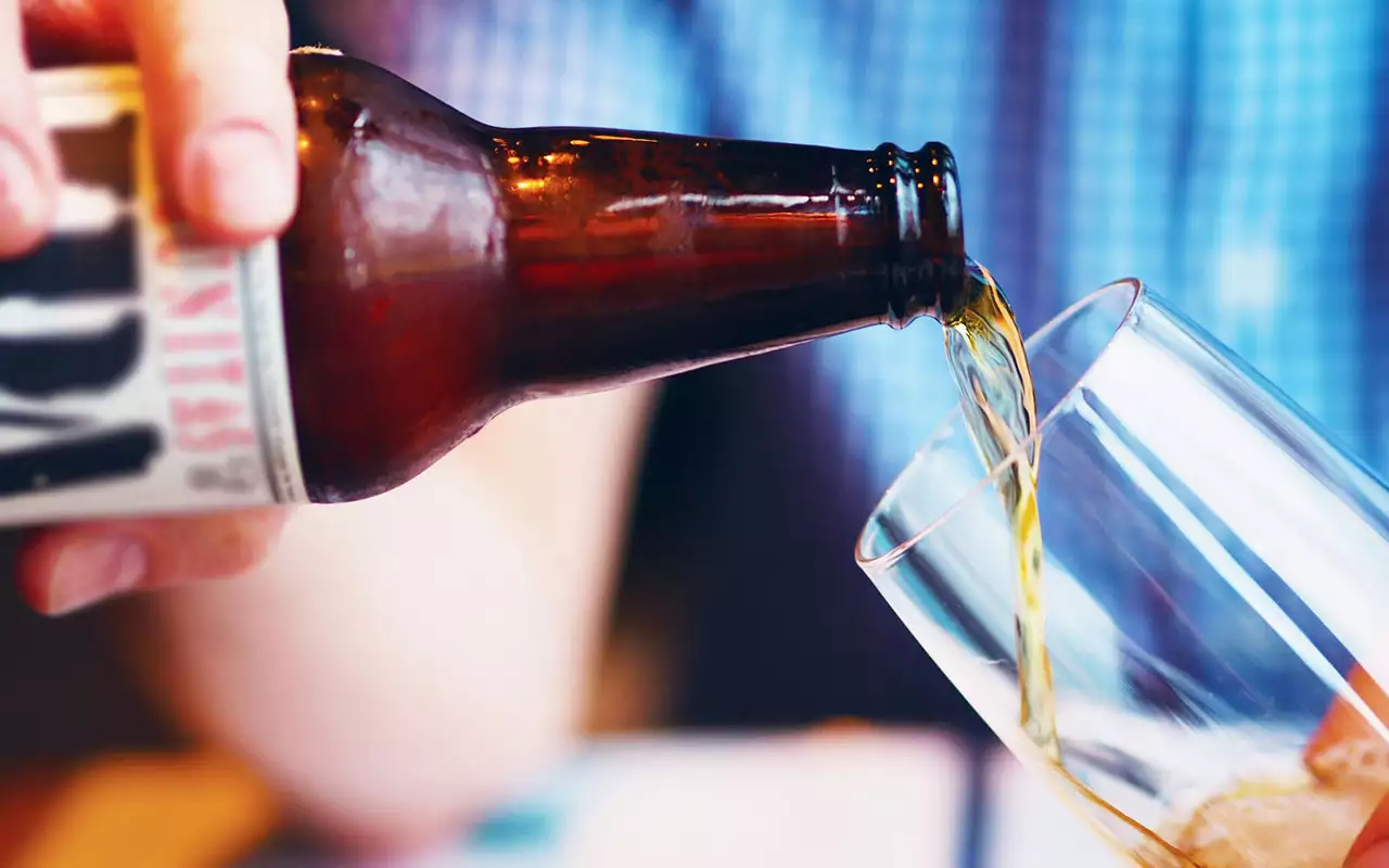 Выпивающих (но не пьющих за рулем) поставят на учет в наркодиспансер