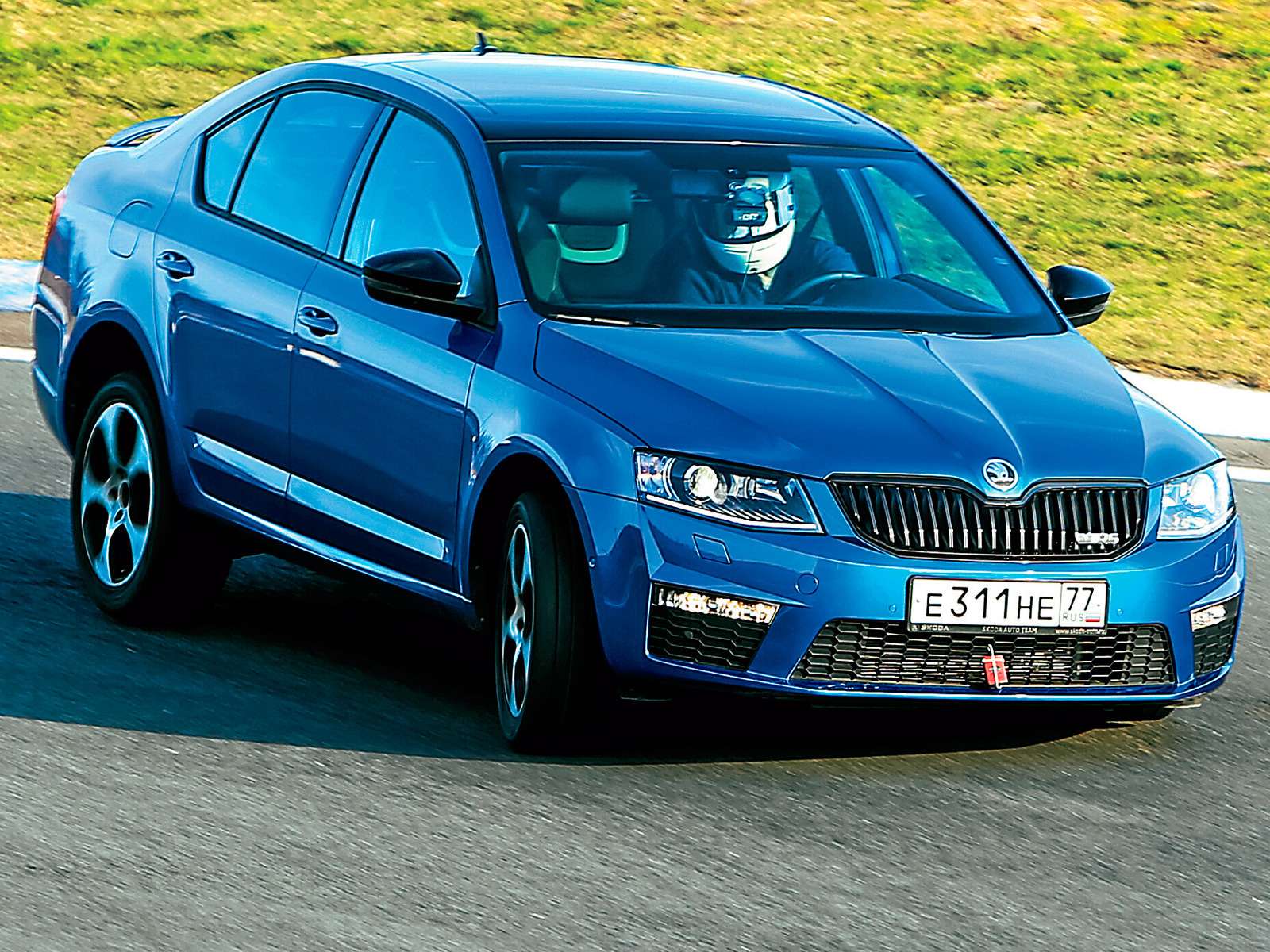 Skoda octavia класс. Škoda Octavia хэтчбек. Skoda Octavia RS хэтчбек. Шкодка актавия хэтч Бек.