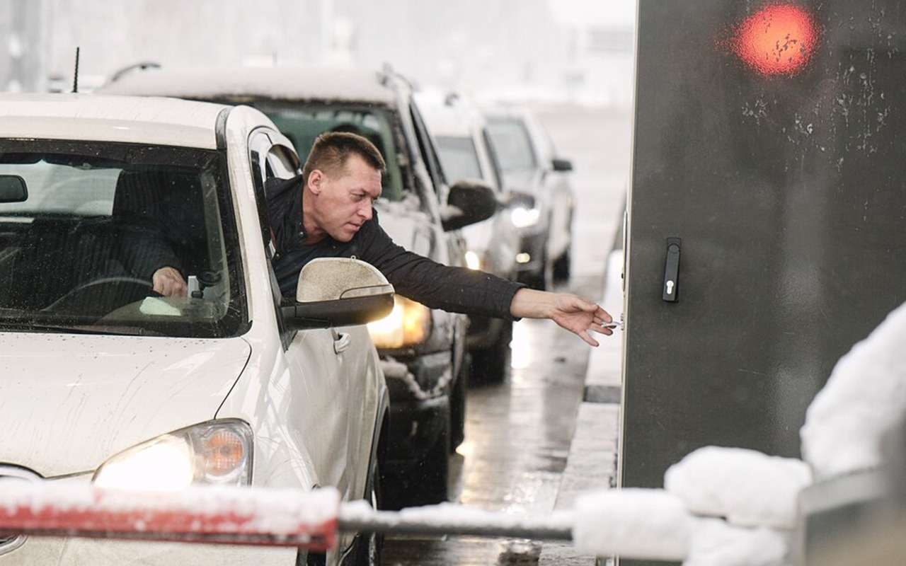 Быстро, но дорого: названы новые тарифы на проезд по платным дорогам