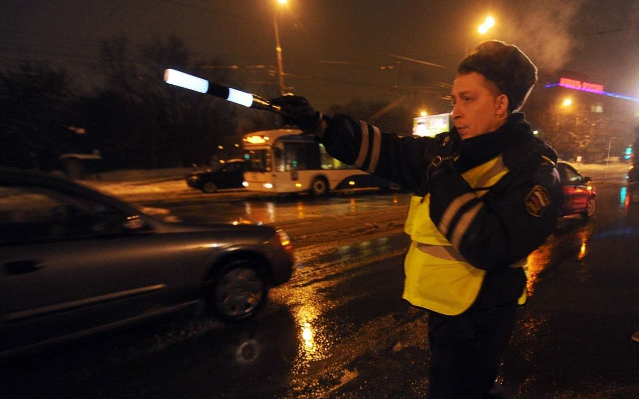 Лысаков хочет лишить неприкосновенности пьяных госслужащих за рулем