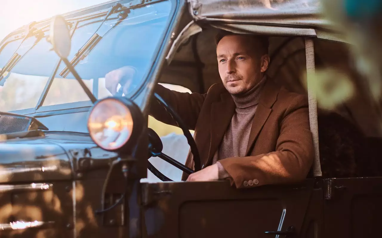 Двадцатилетние машины в России сравнялись по продажам с новыми