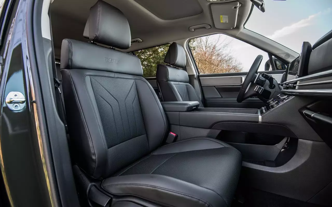 Интерьер Hyundai Santa Fe
