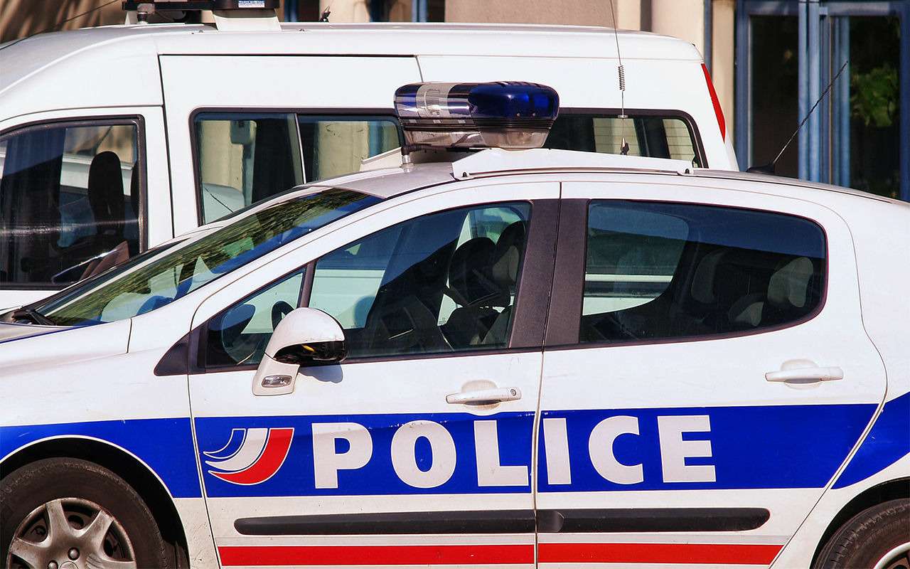 Ел фуа-гра и смотрел фильм: российский водитель удивил французскую полицию