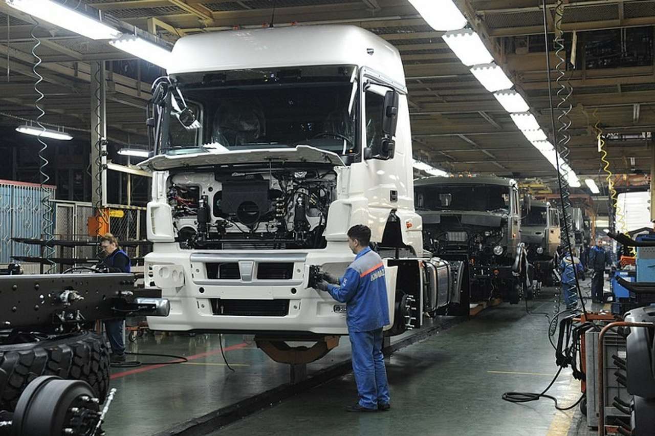 КАМАЗ притормозит с производством из-за падения рынка