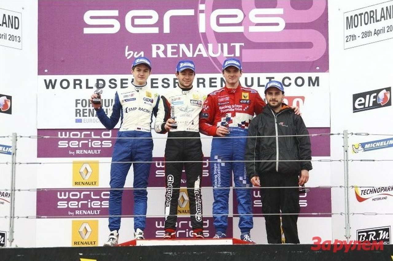 Егор Оруджев: «Я очень доволен результатом. Машина Tech 1 Racing весьма конкурентоспособна в дождь. Погода была очень переменчивой, и как только я понял, что Матье (Ваксивьер) быстро уезжает от нас, сосредоточился на обороне своей позиции от атак Оливера (Роуланда)».