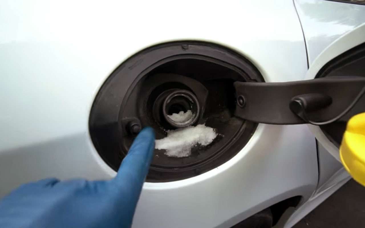 Сахар в бензобаке — мифы и реальность