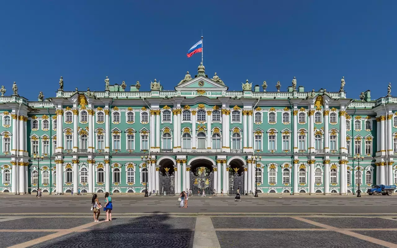 Где заправлял свои авто российский император? Ответ вас удивит!