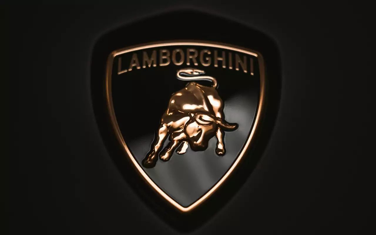 Lamborghini засудила дилера за продажу машин сутенерам и наркоторговцам