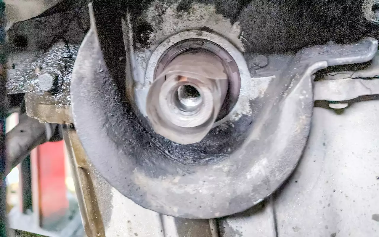 Приспособление для установки сальников