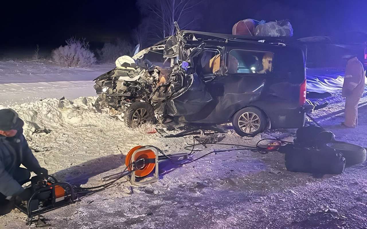 Еще одна авария произошла на трассе — в ДТП под Пензой столкнулись минивэн и грузовик