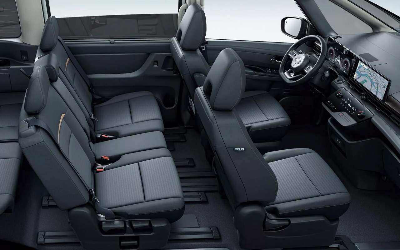 Интерьер Nissan Serena