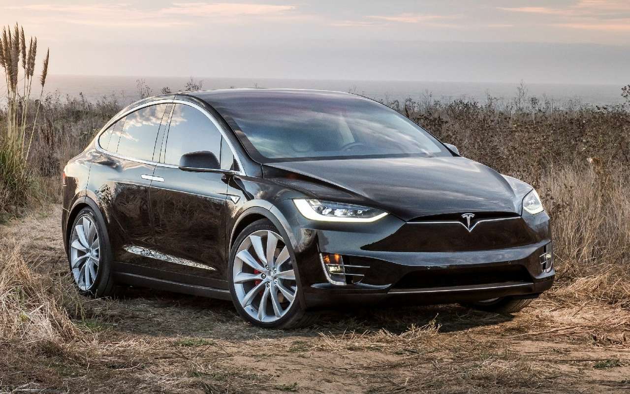 Сдуло ветром: новое ДТП с участием Tesla Model X в режиме автопилота