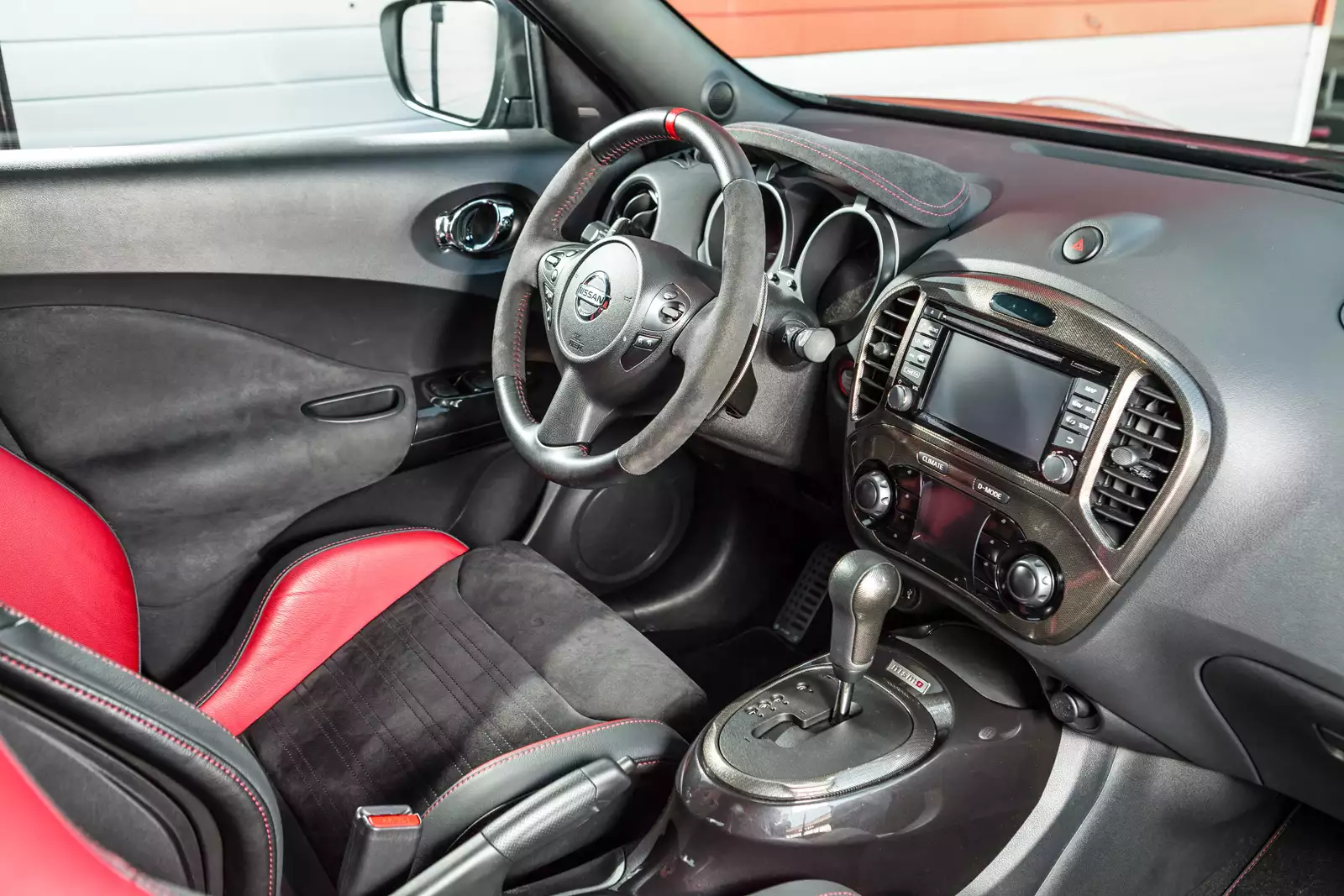 Nissan Juke Nismo RS салон