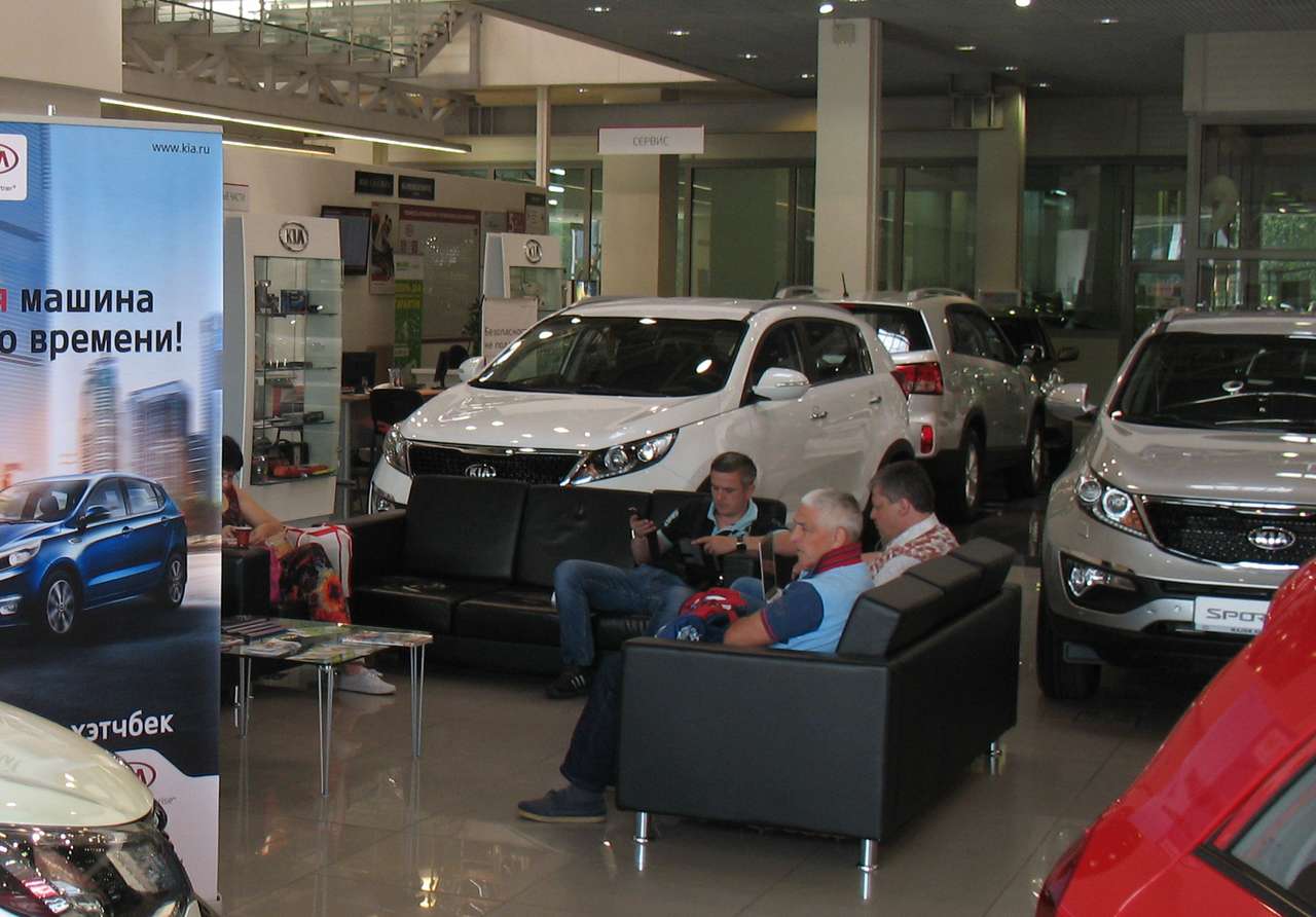 Минпромторг: план автопродаж по льготным программам выполнен на 74%