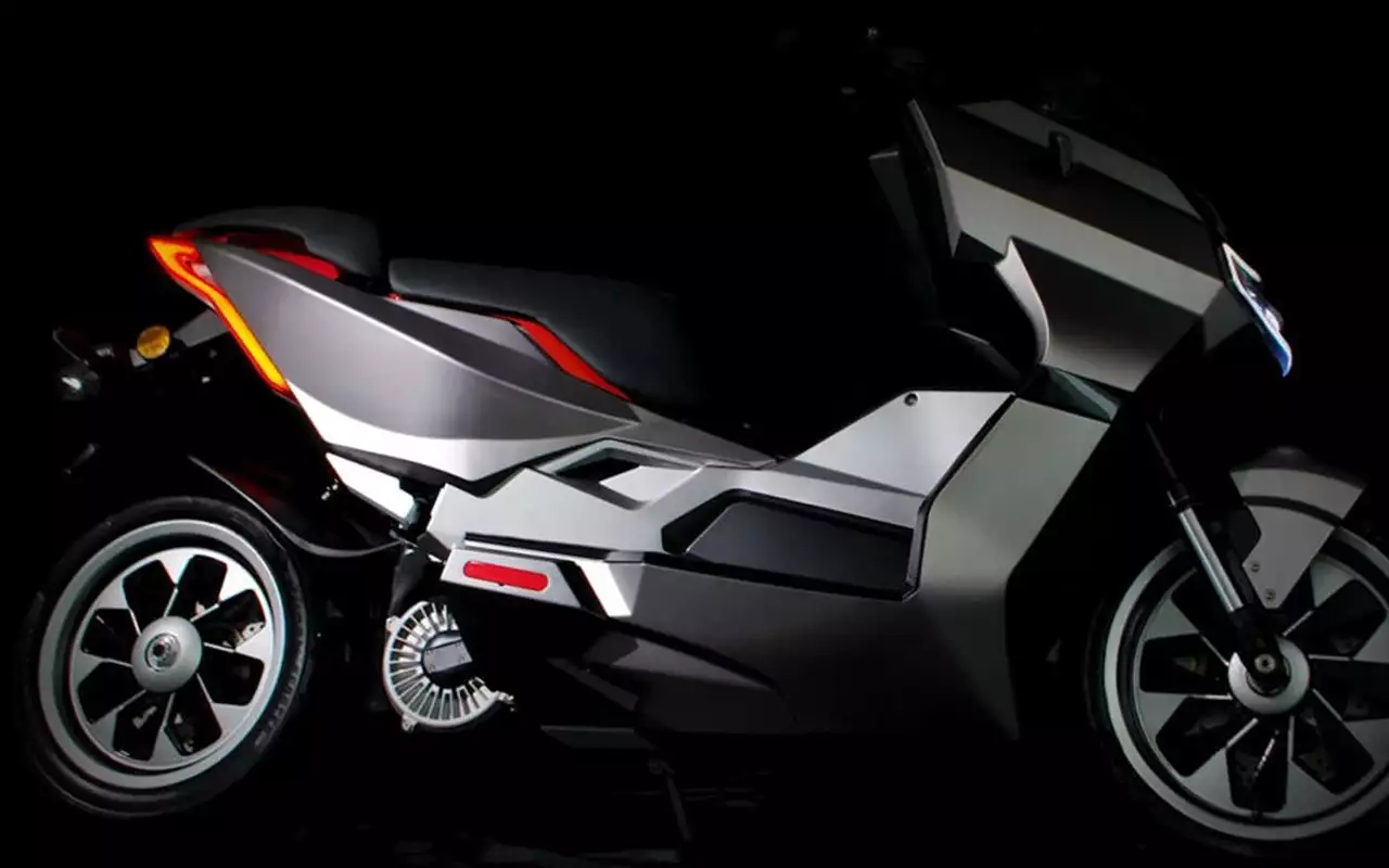 Представлен электроскутер с максимальной скоростью более 100 км/ч