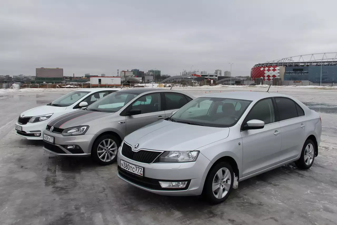 Kia Rio, Skoda Rapid, VW Polo GT: какой пирожок горячее?