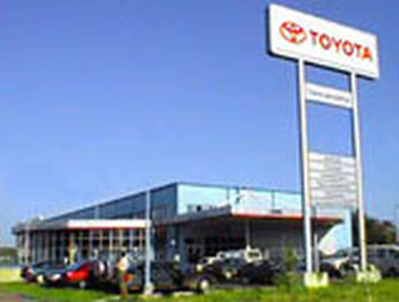 Дилерский центр Toyota отметил День рождения