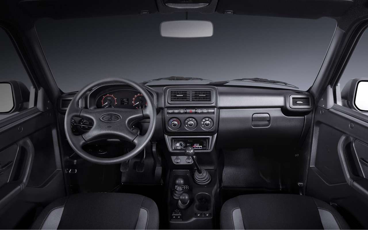 Фронтальный подушки у Niva Legend нет, а есть только боковая в водительском сиденье. Модуль подушек носит, скорее, вспомогательную функцию - он нужен как раз для корректной работы системы ЭРА-ГЛОНАСС