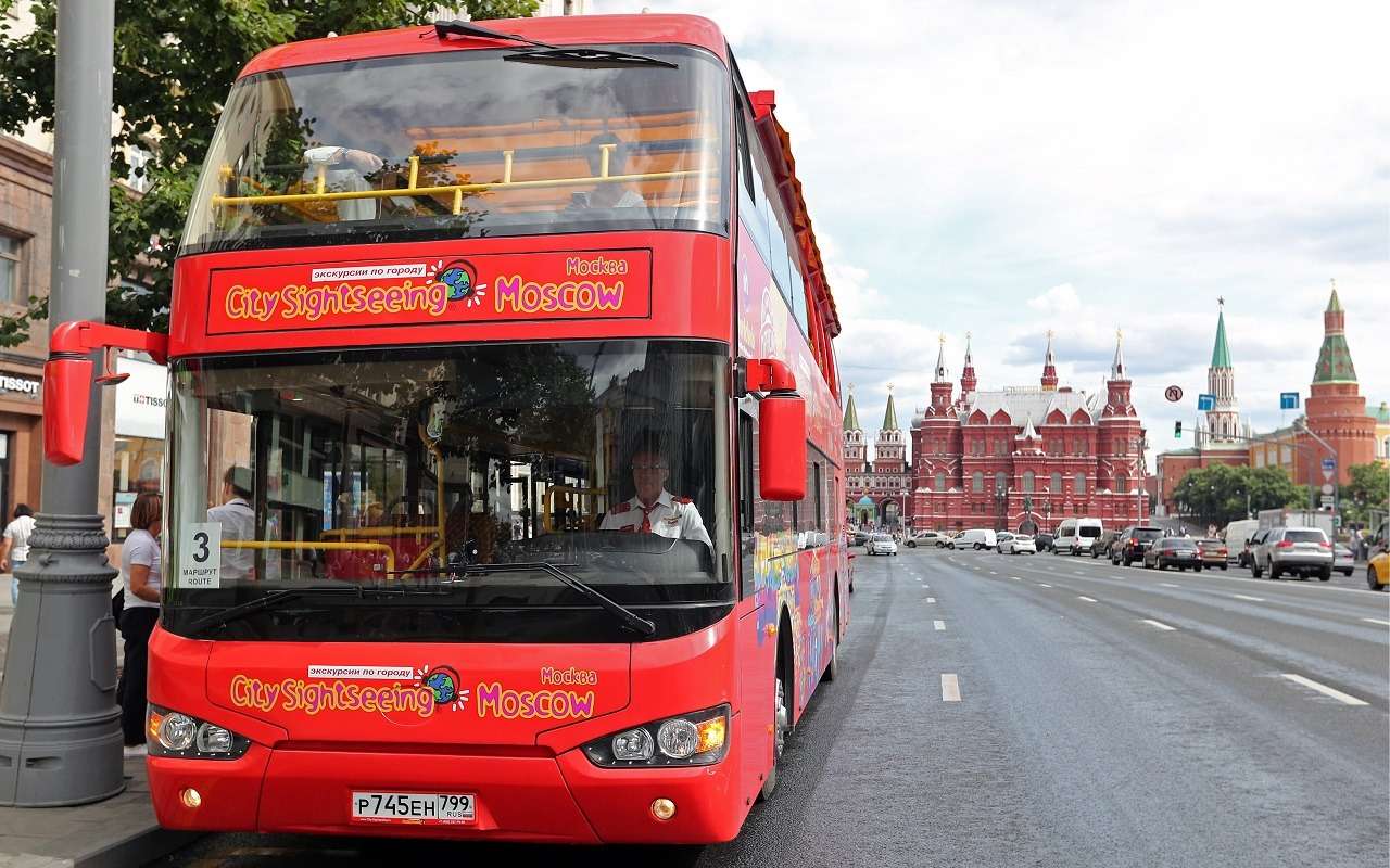 Туристическим автобусам разрешили ездить по выделенкам