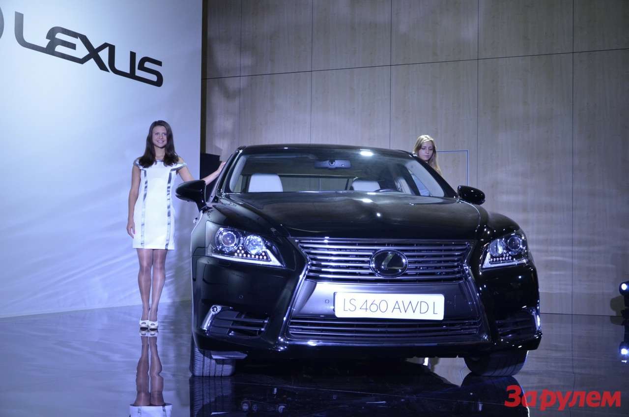 Lexus показал новые седаны LS и ES в преддверии ММАС-2012