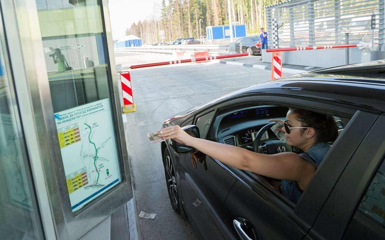 Проезд по платным трассам на гибридных машинах хотят сделать бесплатным