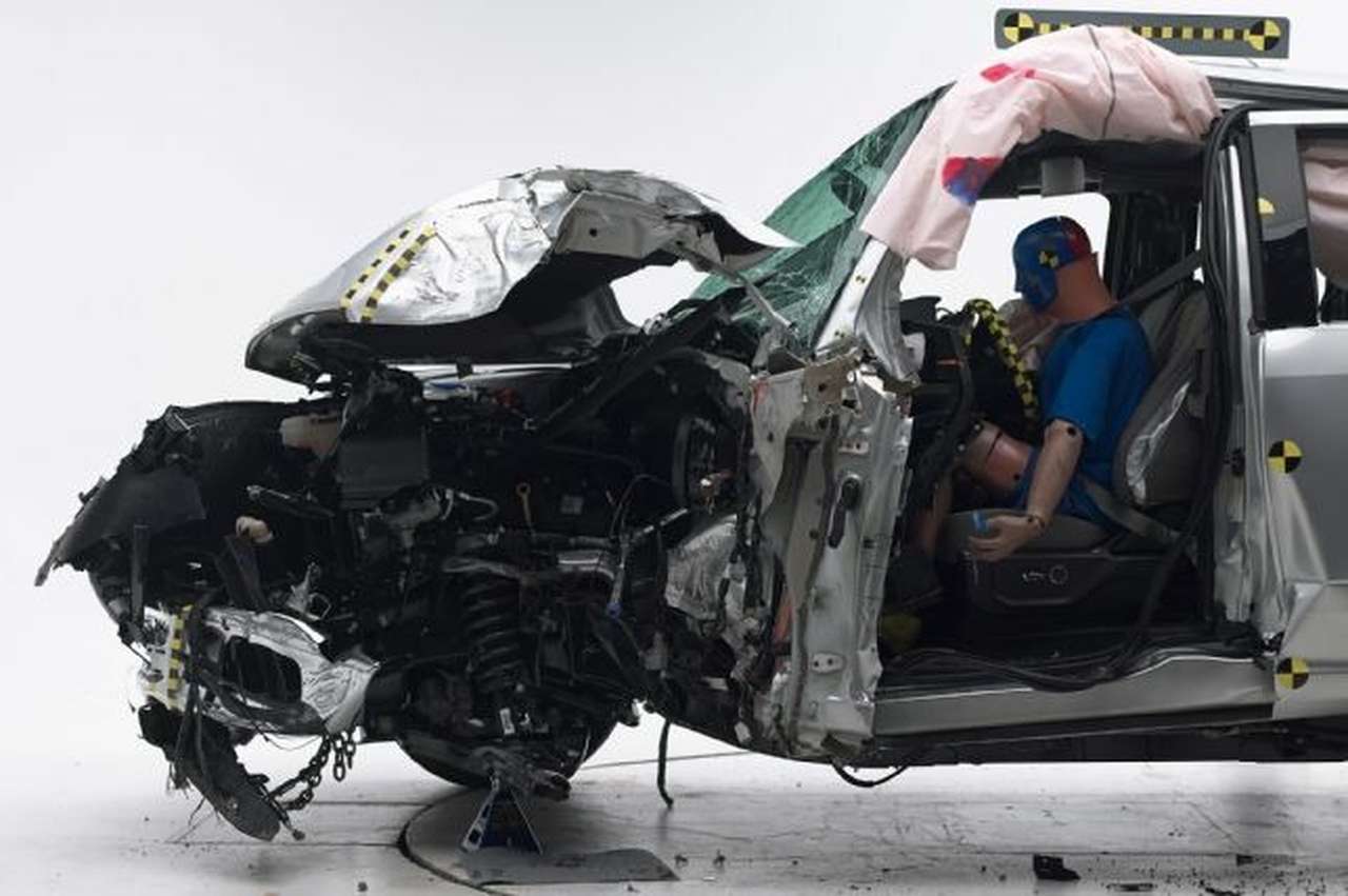 2015 Ford F-150 неоднозначно показал себя в краш-тестах (ВИДЕО)