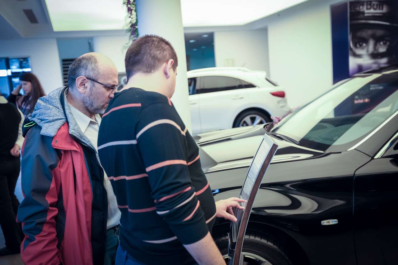 Опрос ЗР: клиенты и дилеры — торг уместен?