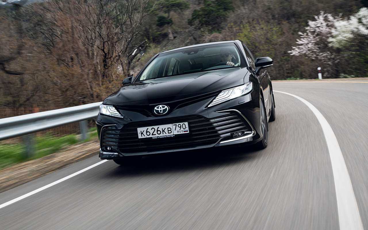 А говорили — эталон! Что рассказывают владельцы о Toyota Camry
