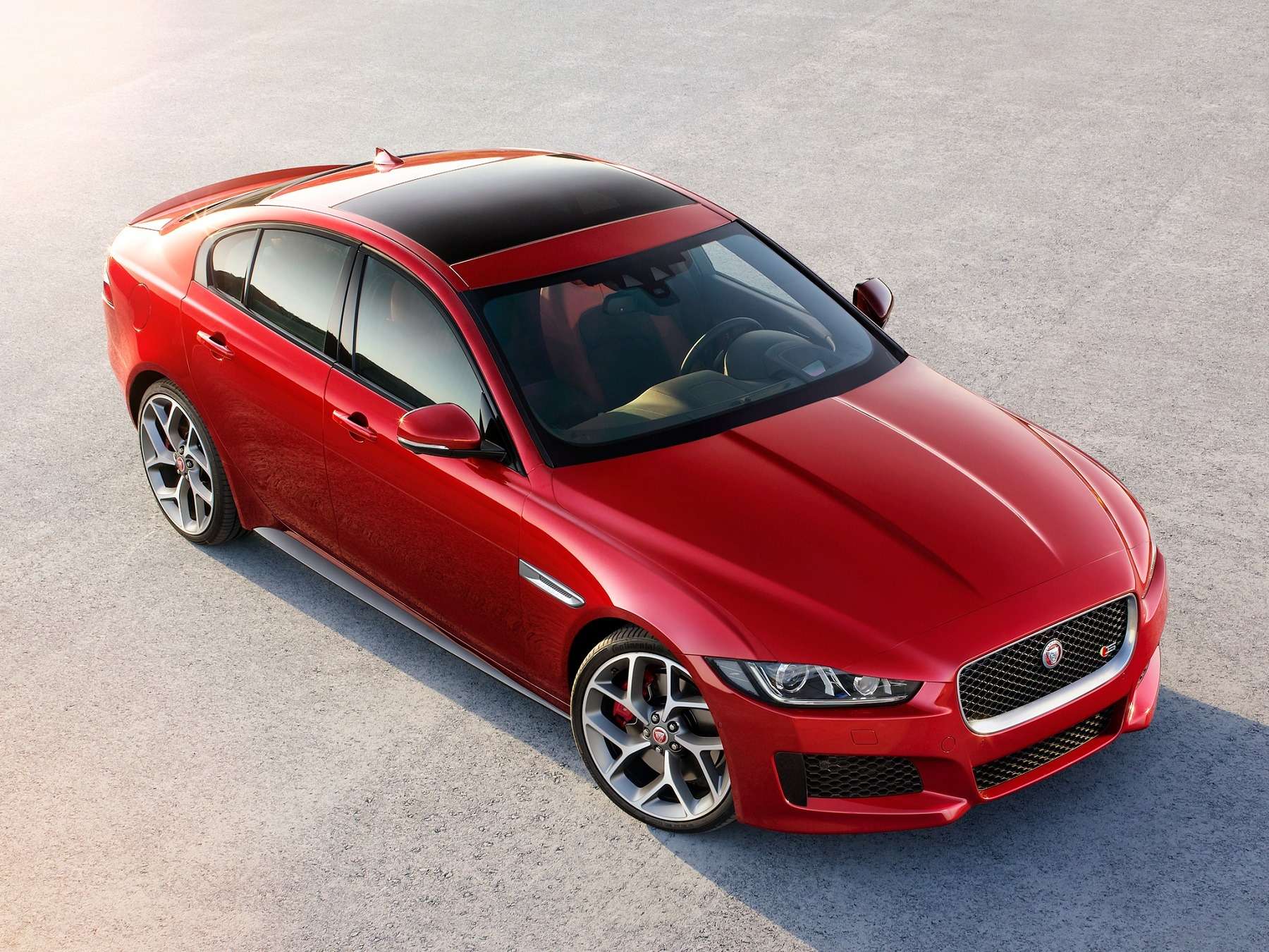 Автомобиль Jaguar XE : новости, обзор, машина — разные поколения,  комплектации, характеристики Jaguar XE — сайт За рулем www.zr.ru