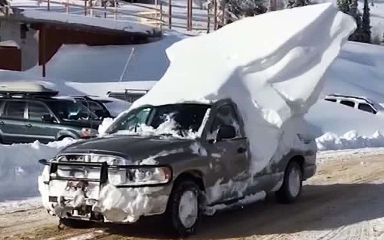 Таких случаев зимой пруд пруди. А как разрулить по закону?