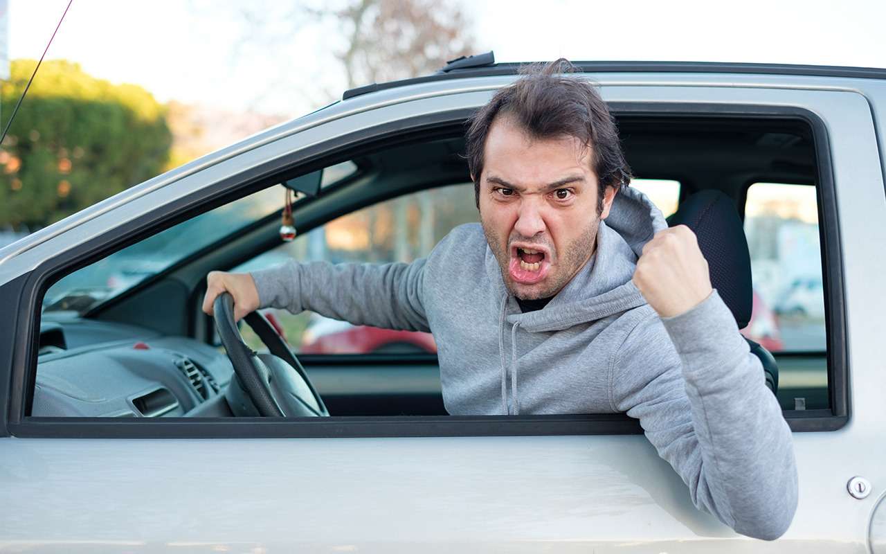 Бойня водителей за левый ряд попала на видео